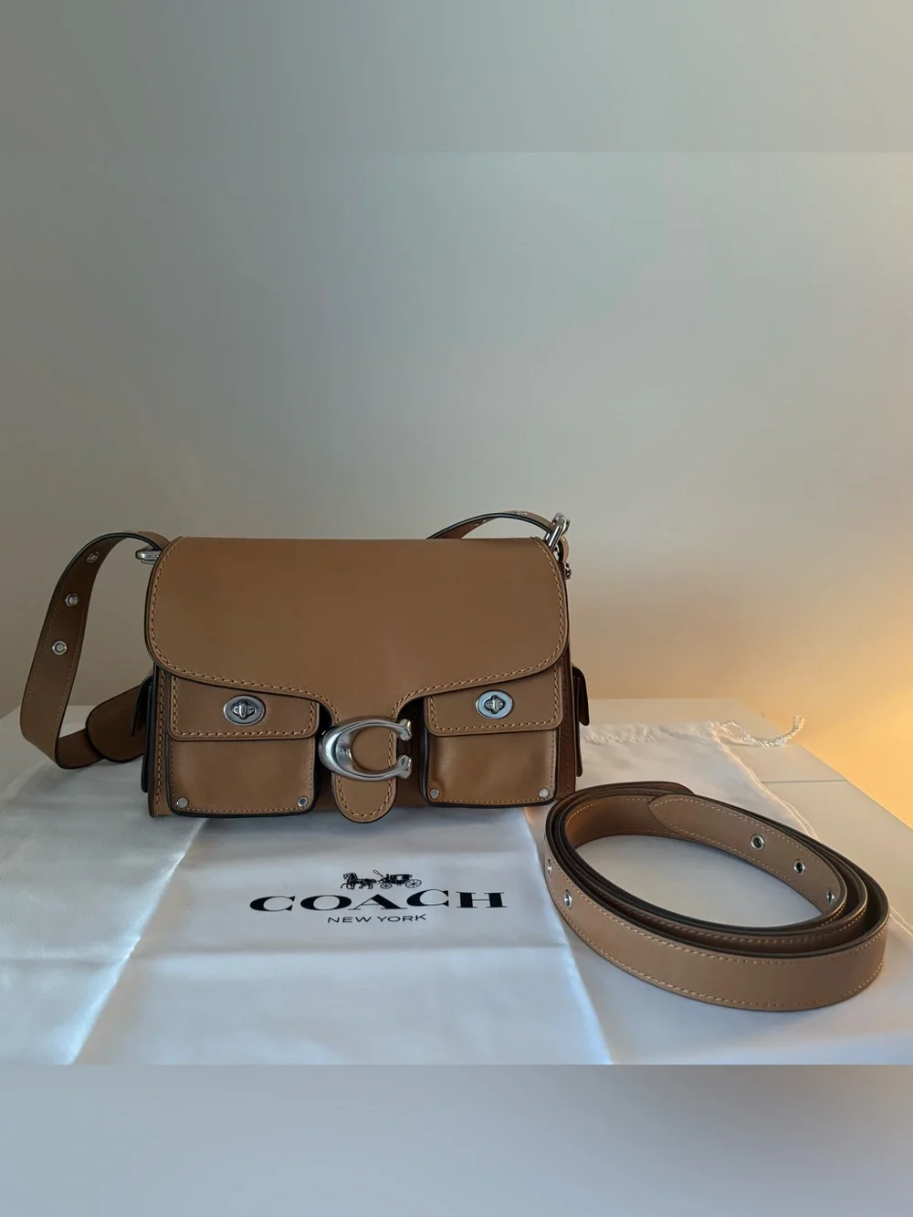 Coach Cargo Pocket Tabby - Picture 2 of 11